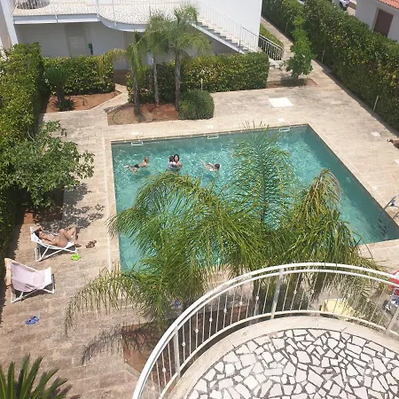 Lucrezia Relax Apartmanhotel *